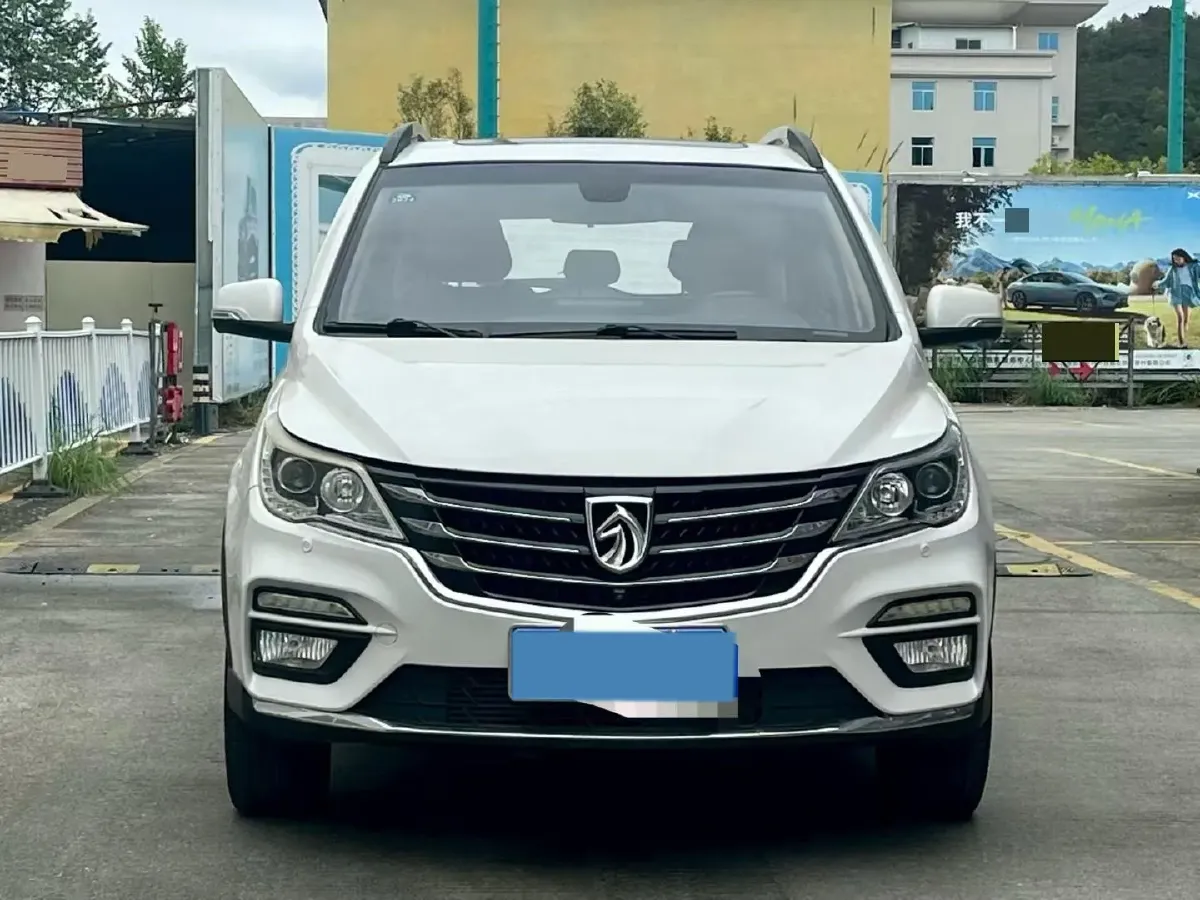2017 BaoJun 560 1.5T 150HP L4 6DCT,autocango,china used car exporter,china ev exporter,chinese used car exporter,chinese used ev exporter