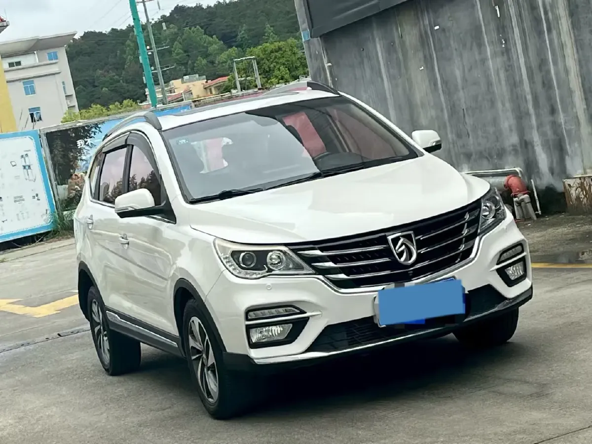 2017 BaoJun 560 1.5T 150HP L4 6DCT,autocango,china used car exporter,china ev exporter,chinese used car exporter,chinese used ev exporter