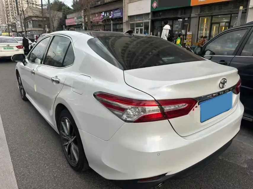 2021 Toyota Camry 2.5L 209HP L4 8AT,autocango,china used car exporter,china ev exporter,chinese used car exporter,chinese used ev exporter