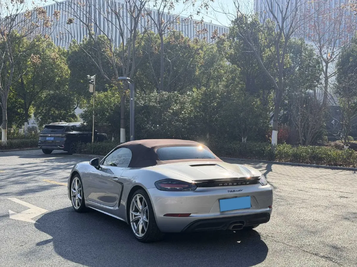 2022 Porsche 718 2.0T 250HP H4 7DCT,autocango,china used car exporter,china ev exporter,chinese used car exporter,chinese used ev exporter