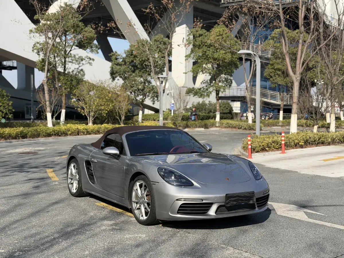 2022 Porsche 718 2.0T 250HP H4 7DCT,autocango,china used car exporter,china ev exporter,chinese used car exporter,chinese used ev exporter