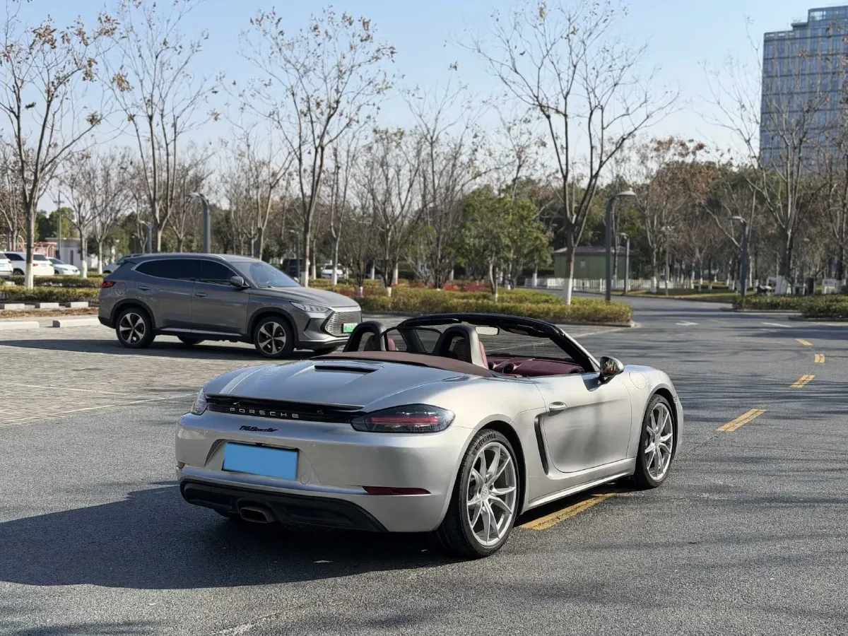 2022 Porsche 718 2.0T 250HP H4 7DCT,autocango,china used car exporter,china ev exporter,chinese used car exporter,chinese used ev exporter
