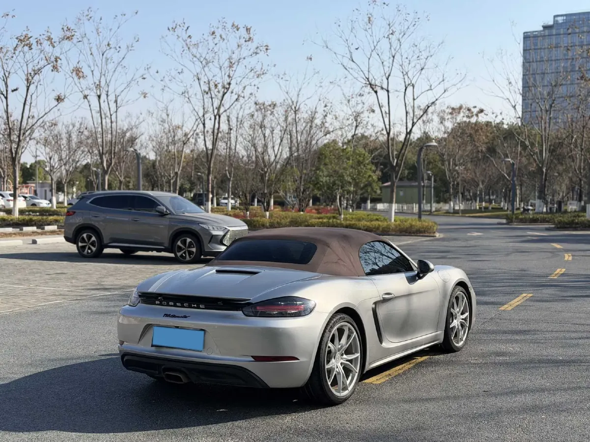 2022 Porsche 718 2.0T 250HP H4 7DCT,autocango,china used car exporter,china ev exporter,chinese used car exporter,chinese used ev exporter