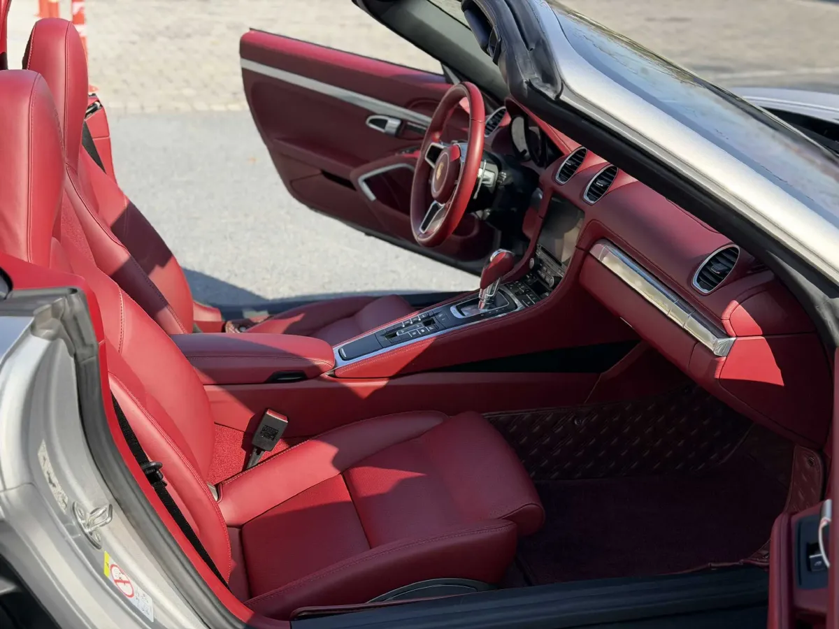 2022 Porsche 718 2.0T 250HP H4 7DCT,autocango,china used car exporter,china ev exporter,chinese used car exporter,chinese used ev exporter