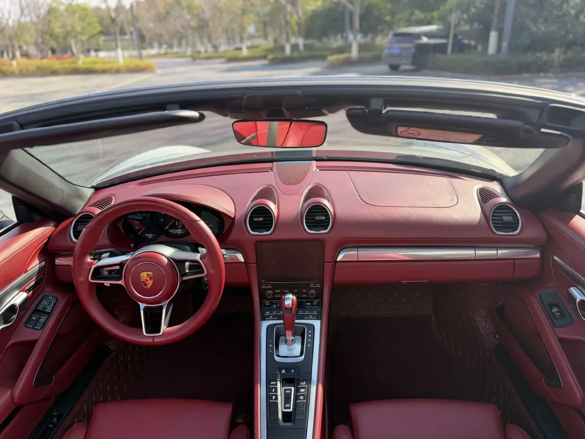 2022 Porsche 718 2.0T 250HP H4 7DCT,autocango,china used car exporter,china ev exporter,chinese used car exporter,chinese used ev exporter