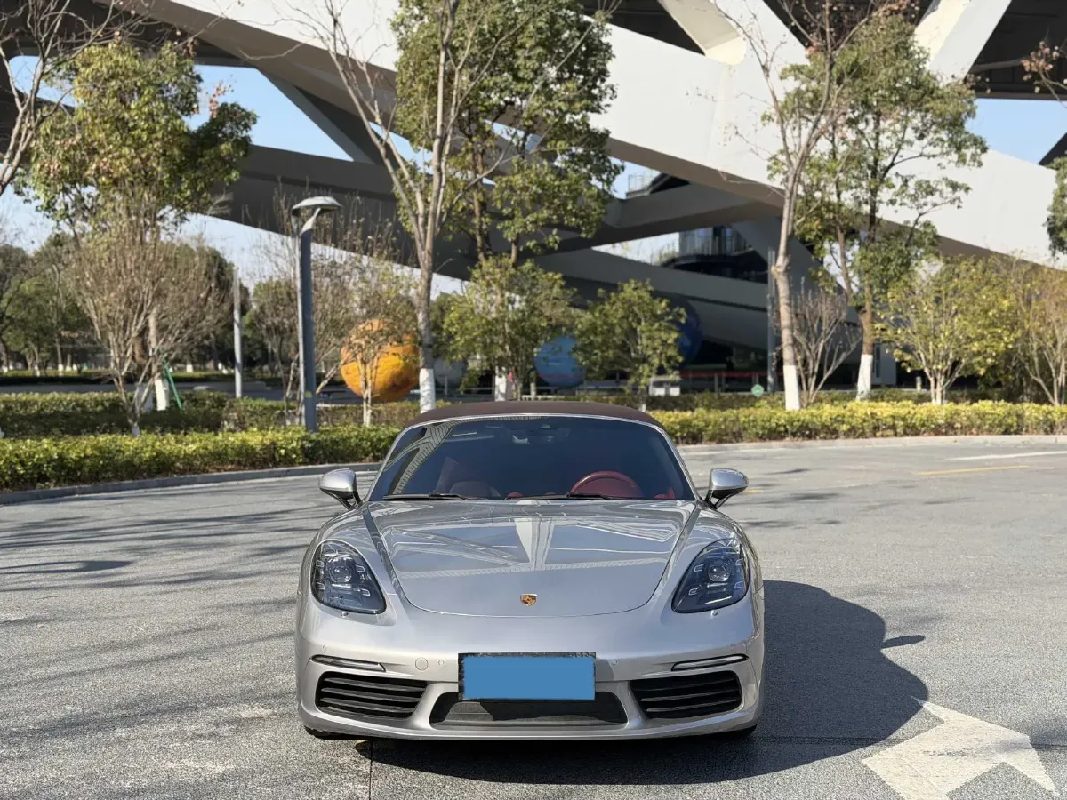 2022 Porsche 718 2.0T 250HP H4 7DCT,autocango,china used car exporter,china ev exporter,chinese used car exporter,chinese used ev exporter
