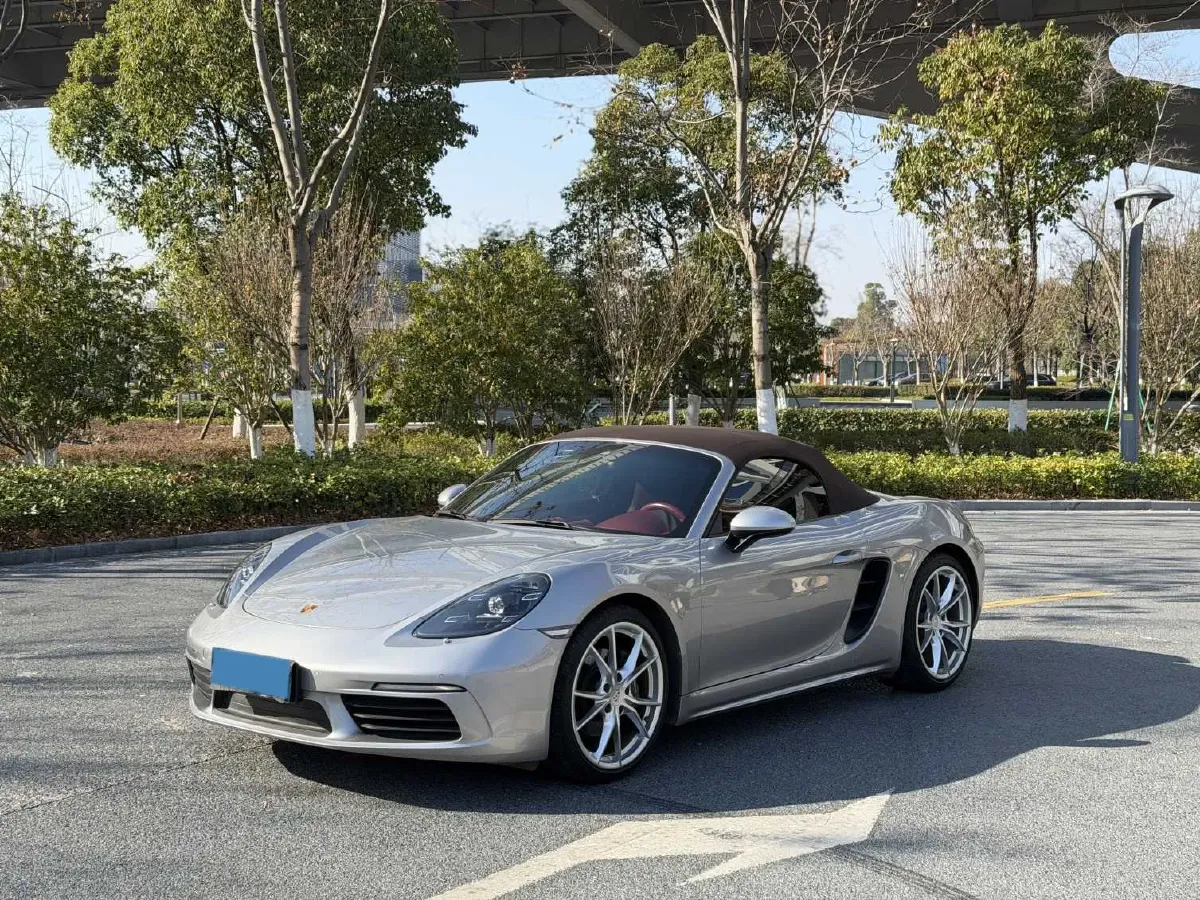 2022 Porsche 718 2.0T 250HP H4 7DCT,autocango,china used car exporter,china ev exporter,chinese used car exporter,chinese used ev exporter
