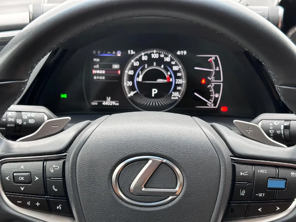 2023 Lexus ES 2.0L 173HP L4 CVT,autocango,china used car exporter,china ev exporter,chinese used car exporter,chinese used ev exporter