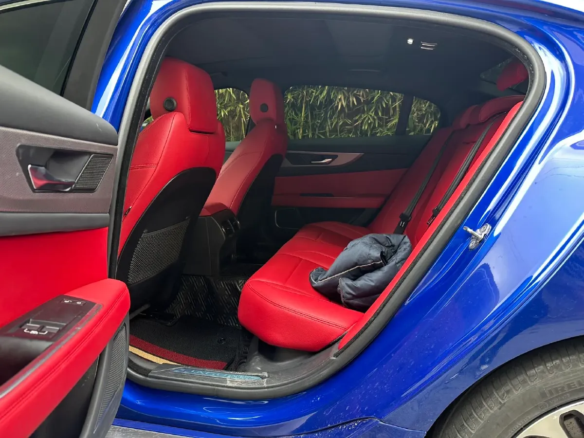 2021 Jaguar XEL 2.0T 200HP L4 8AT,autocango,china used car exporter,china ev exporter,chinese used car exporter,chinese used ev exporter