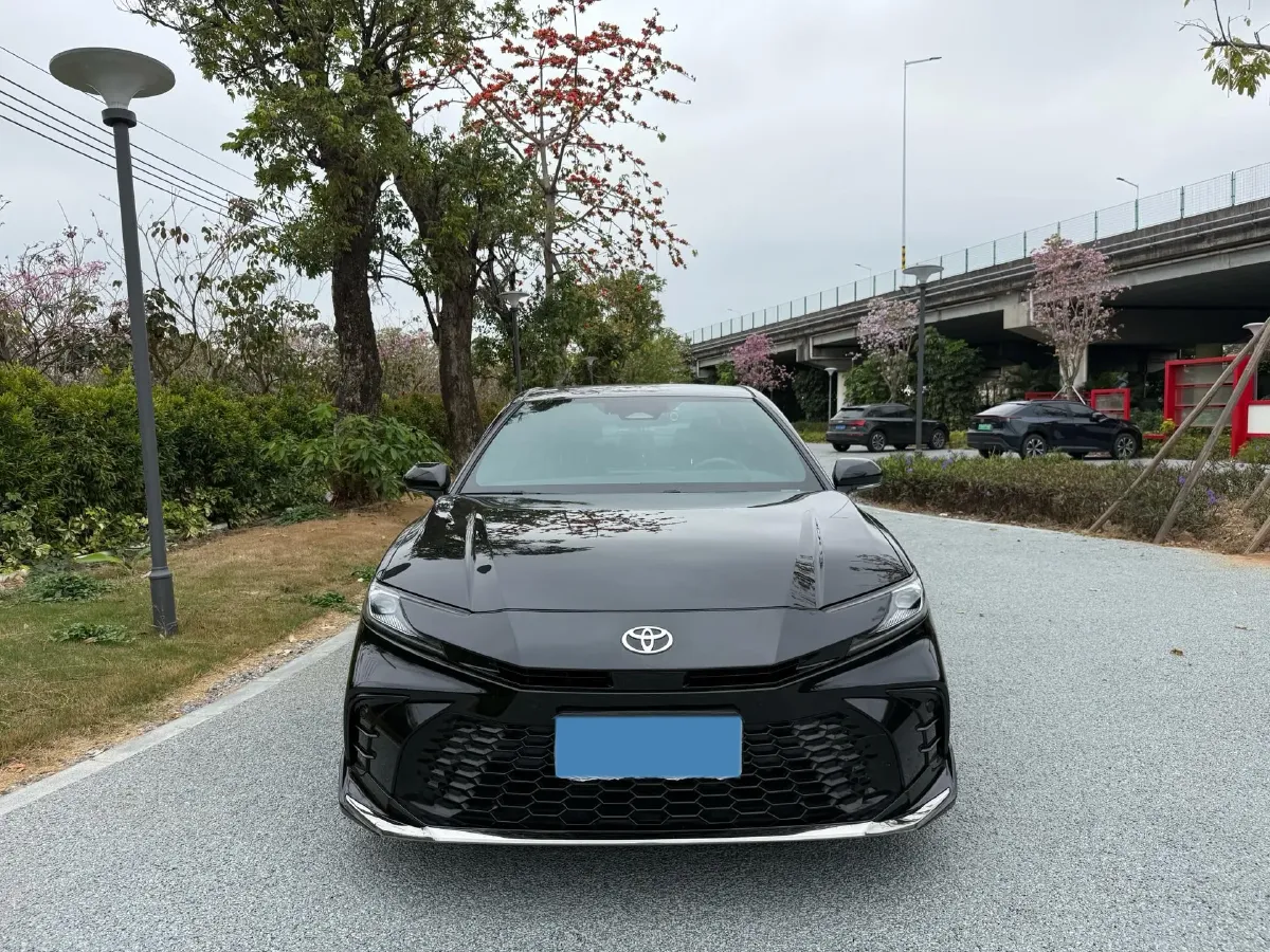 2024 Toyota Camry 2.0L 152HP L4 E-CVT Hybrid,autocango,china used car exporter,china ev exporter,chinese used car exporter,chinese used ev exporter