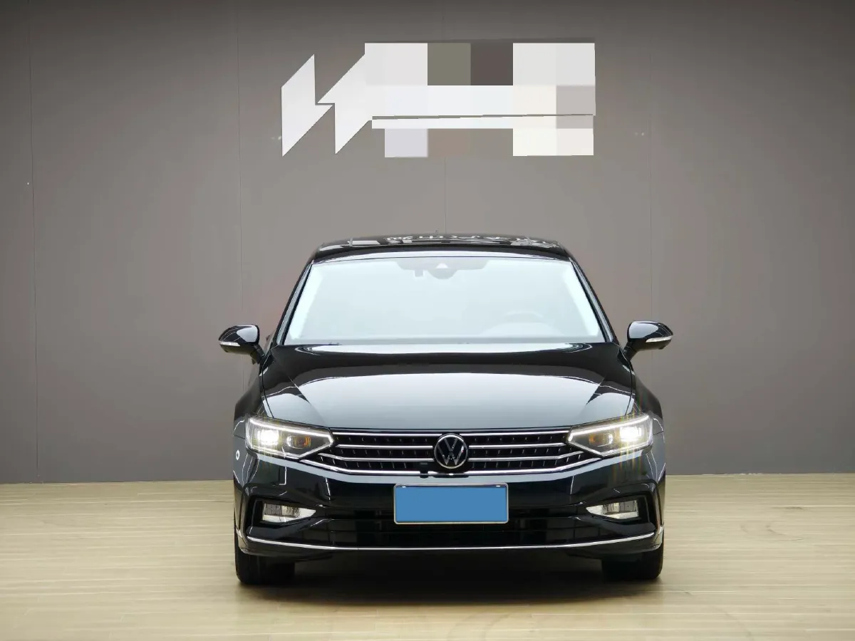 2025 Volkswagen Magotan 2.0T 186HP L4 7DCT,autocango,china used car exporter,china ev exporter,chinese used car exporter,chinese used ev exporter