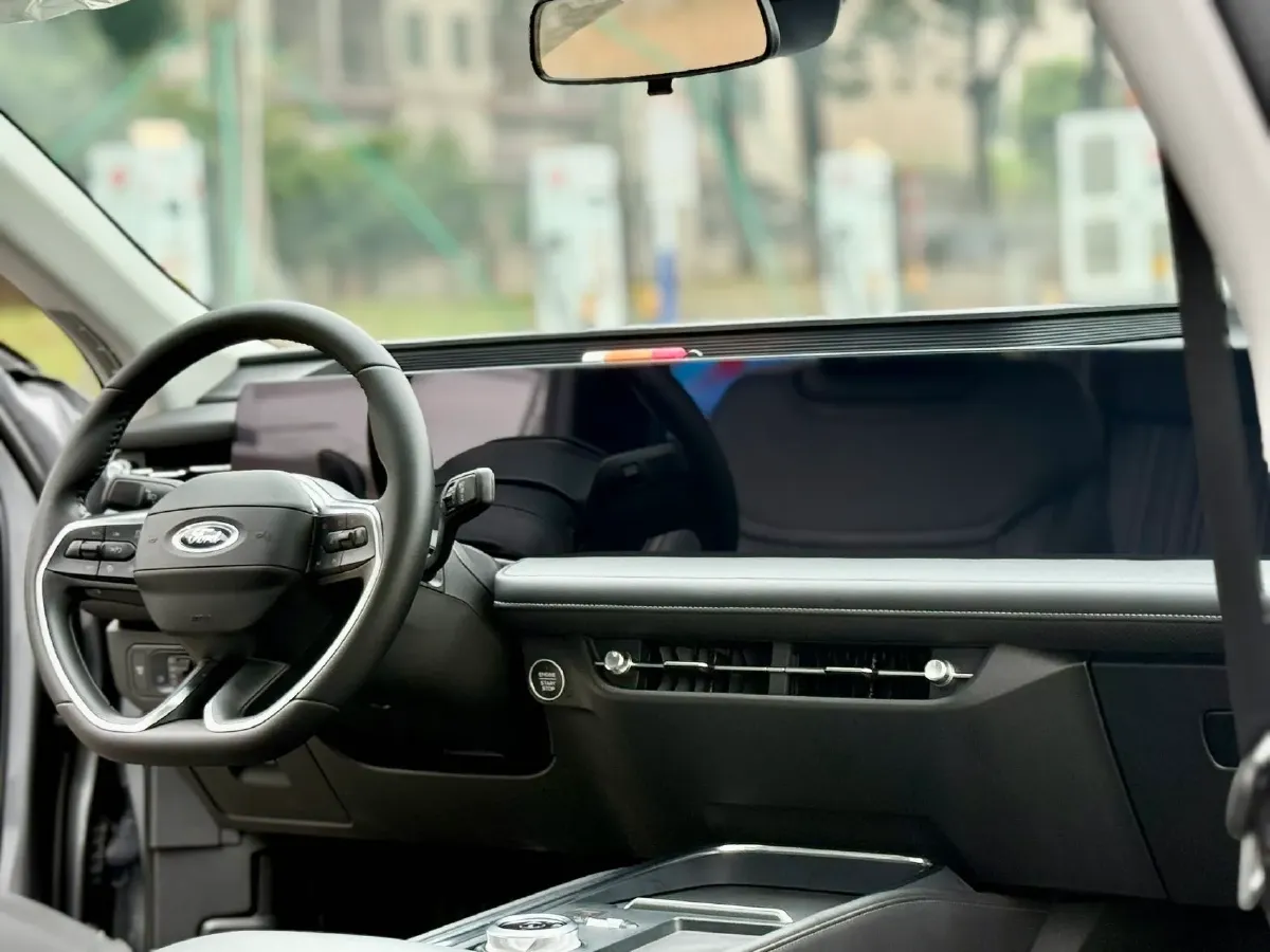 2025 Ford Mondeo 2.0T 254HP L4 8AT,autocango,china used car exporter,china ev exporter,chinese used car exporter,chinese used ev exporter