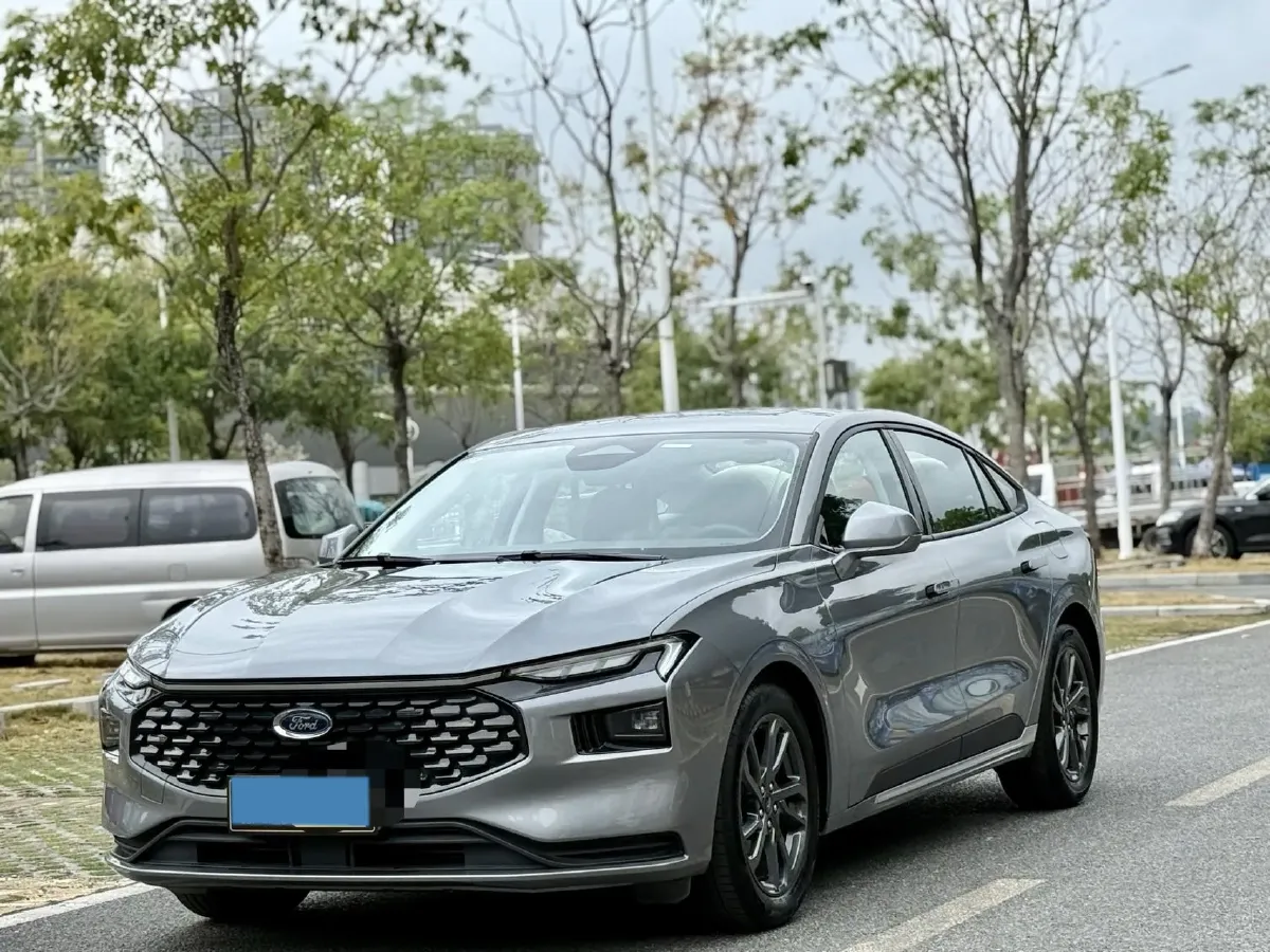 2025 Ford Mondeo 2.0T 254HP L4 8AT,autocango,china used car exporter,china ev exporter,chinese used car exporter,chinese used ev exporter