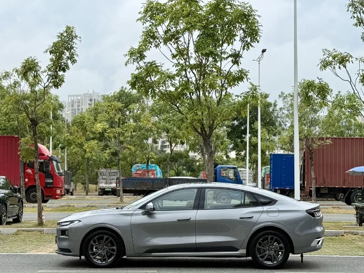 2025 Ford Mondeo 2.0T 254HP L4 8AT,autocango,china used car exporter,china ev exporter,chinese used car exporter,chinese used ev exporter