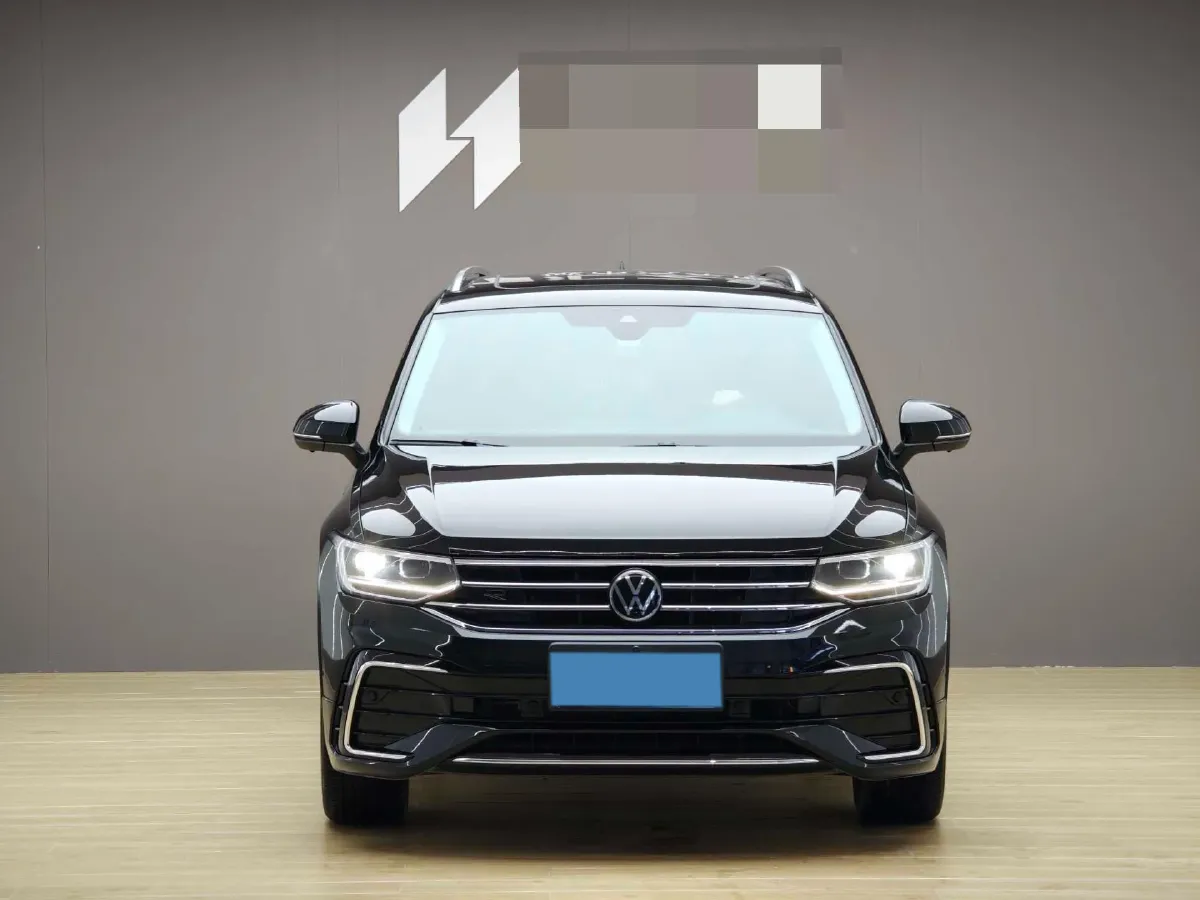 2023 Volkswagen Tiguan L 2.0T 186HP L4 7DCT,autocango,china used car exporter,china ev exporter,chinese used car exporter,chinese used ev exporter