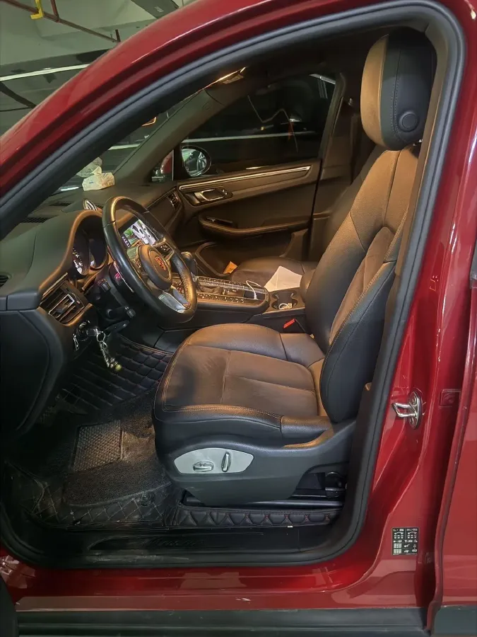 2018 Porsche Macan 2.0T 252HP L4 7DCT,autocango,china used car exporter,china ev exporter,chinese used car exporter,chinese used ev exporter