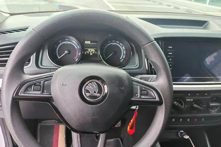 2023 Skoda Kamiq 1.5L 109HP L4 6AT,autocango,china used car exporter,china ev exporter,chinese used car exporter,chinese used ev exporter