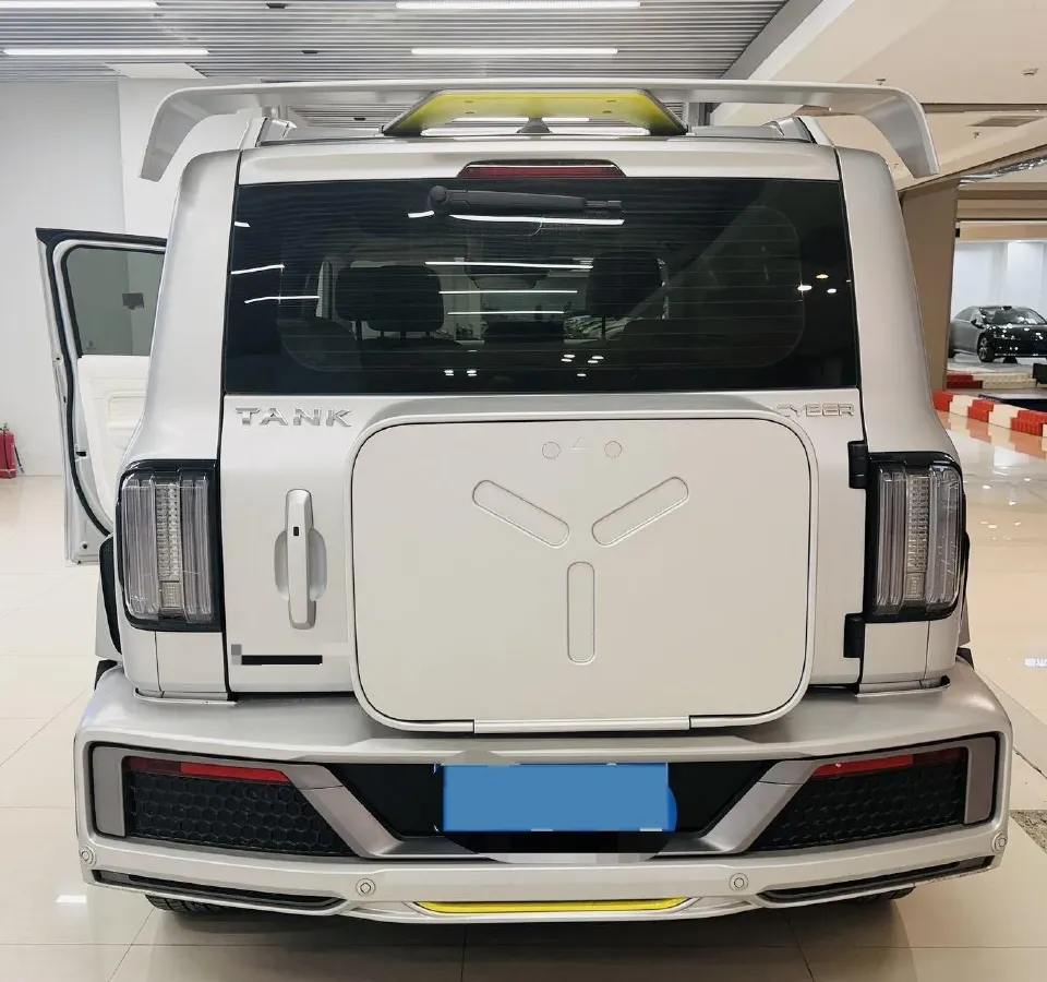 2021 Cyberspace 300 2.0T 227HP L4 8AT,autocango,china used car exporter,china ev exporter,chinese used car exporter,chinese used ev exporter