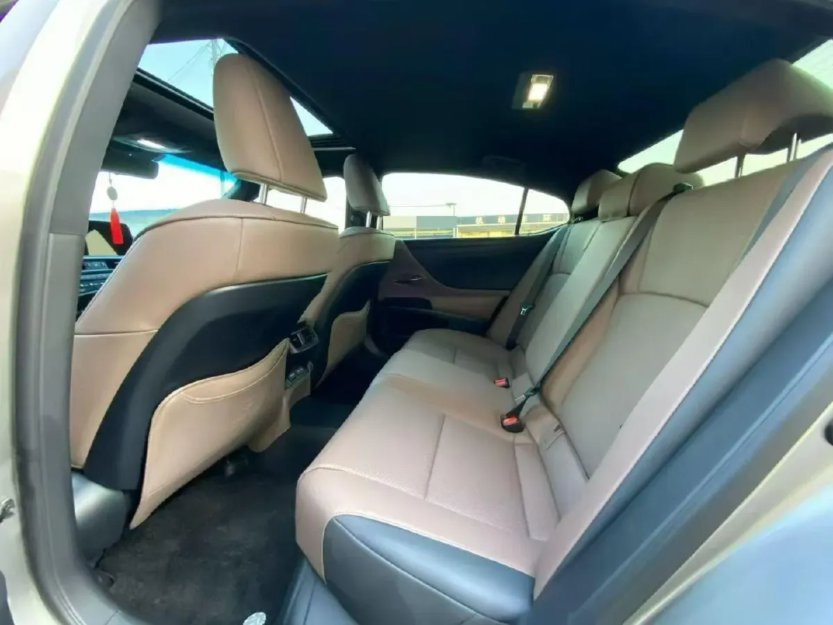 2024 Lexus ES 2.0L 173HP L4 CVT,autocango,china used car exporter,china ev exporter,chinese used car exporter,chinese used ev exporter