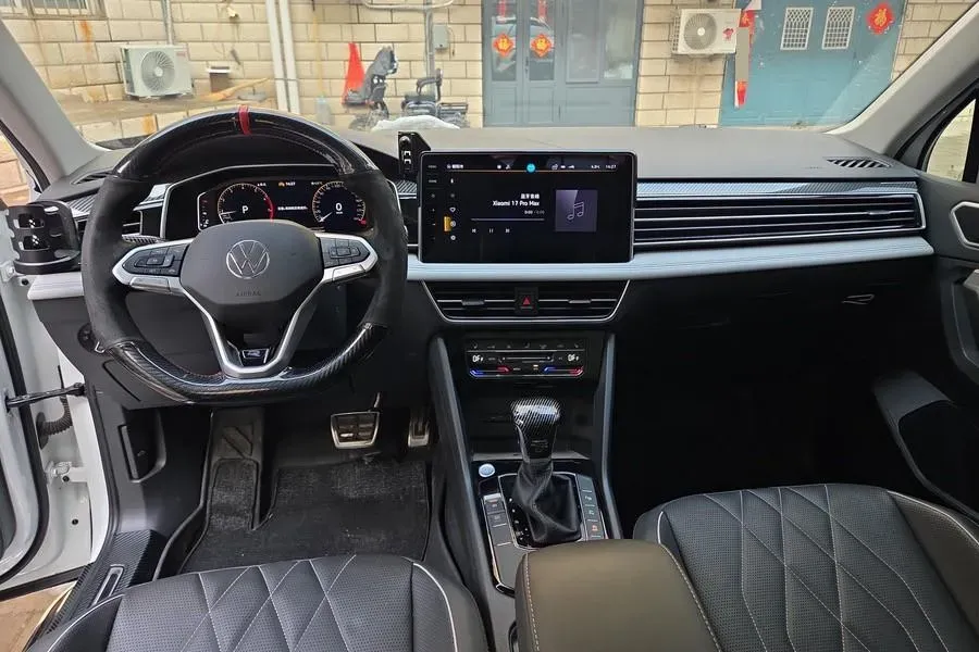 2024 Volkswagen Tiguan L 2.0T 186HP L4 7DCT,autocango,china used car exporter,china ev exporter,chinese used car exporter,chinese used ev exporter