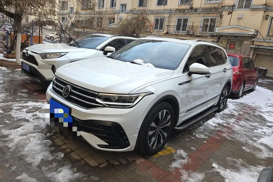 2024 Volkswagen Tiguan L 2.0T 186HP L4 7DCT,autocango,china used car exporter,china ev exporter,chinese used car exporter,chinese used ev exporter
