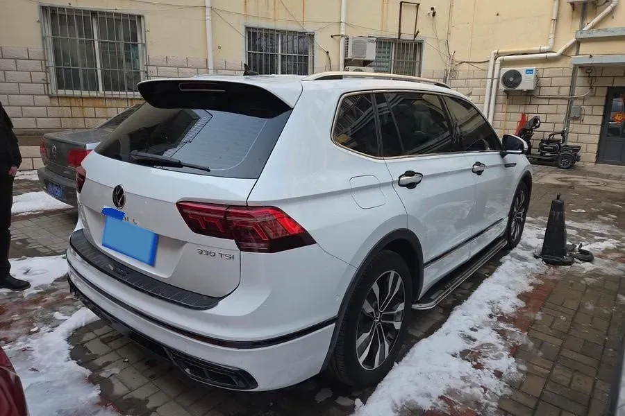 2024 Volkswagen Tiguan L 2.0T 186HP L4 7DCT,autocango,china used car exporter,china ev exporter,chinese used car exporter,chinese used ev exporter