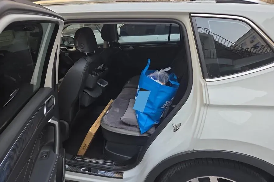 2024 Volkswagen Tiguan L 2.0T 186HP L4 7DCT,autocango,china used car exporter,china ev exporter,chinese used car exporter,chinese used ev exporter