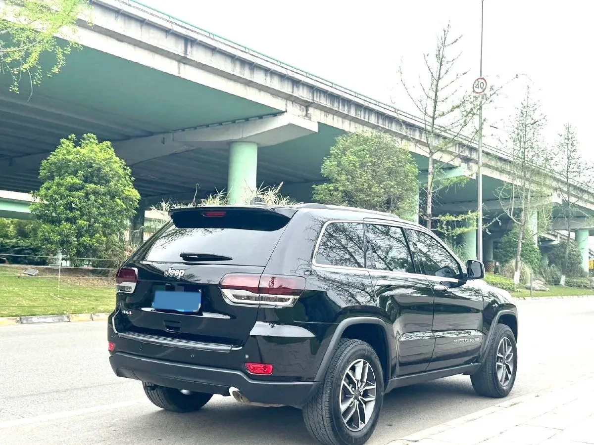 2020 Jeep Grand Cherokee 3.0L 234HP V6 8AT,autocango,china used car exporter,china ev exporter,chinese used car exporter,chinese used ev exporter