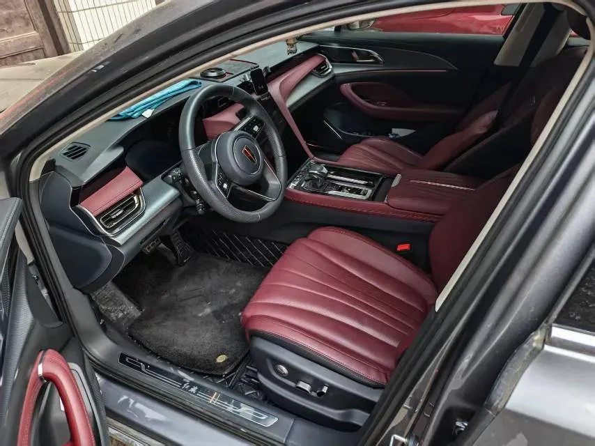 2023 HongQi H5 2.0T 224HP L4 8AT,autocango,china used car exporter,china ev exporter,chinese used car exporter,chinese used ev exporter