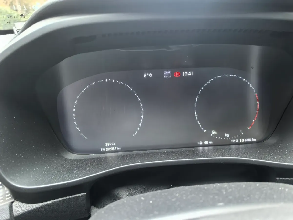 2021 Volvo XC40 2.0T 190HP L4 8AT,autocango,china used car exporter,china ev exporter,chinese used car exporter,chinese used ev exporter