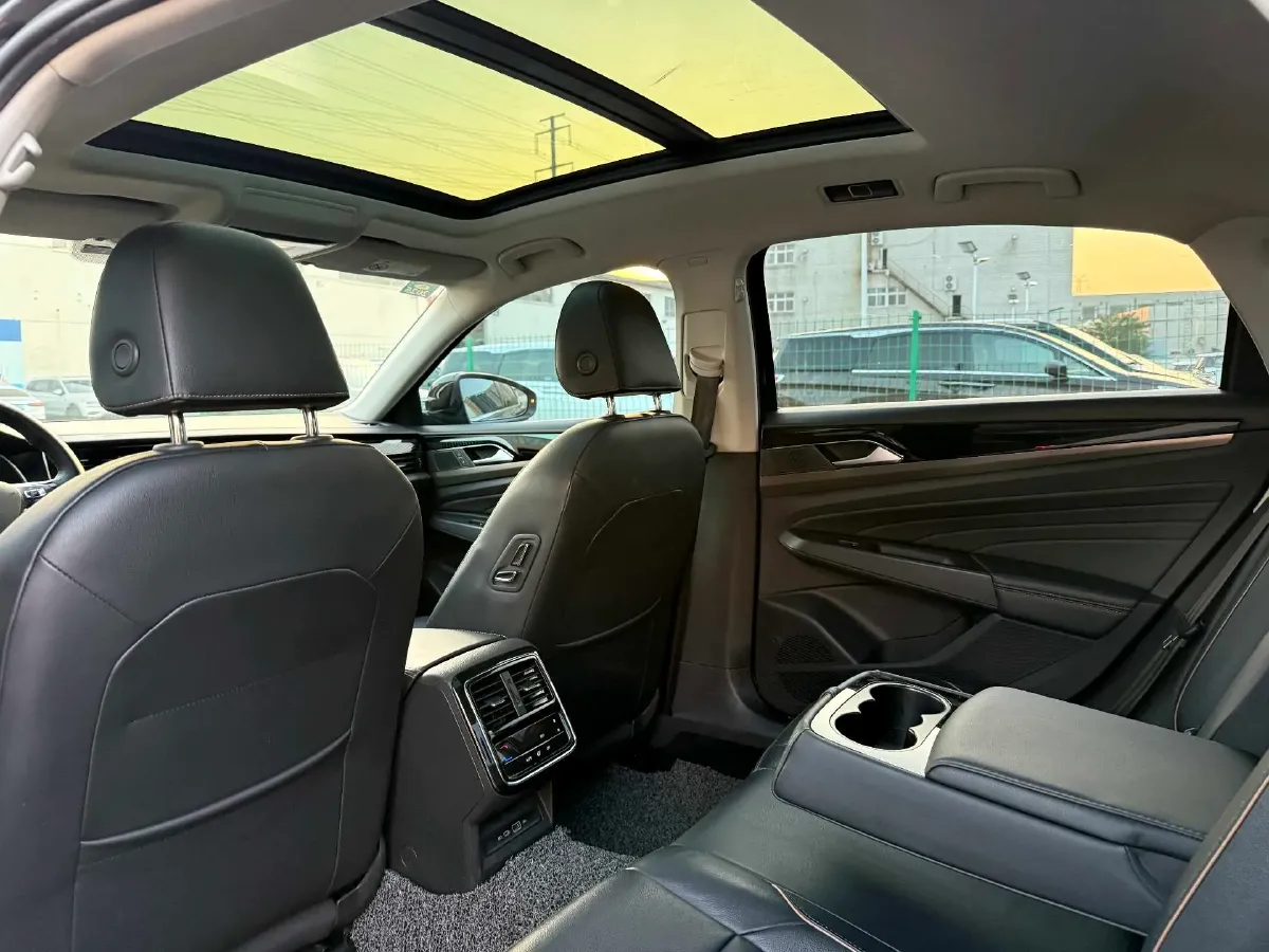 2021 Volkswagen Passat 2.0T 186HP L4 7DCT,autocango,china used car exporter,china ev exporter,chinese used car exporter,chinese used ev exporter