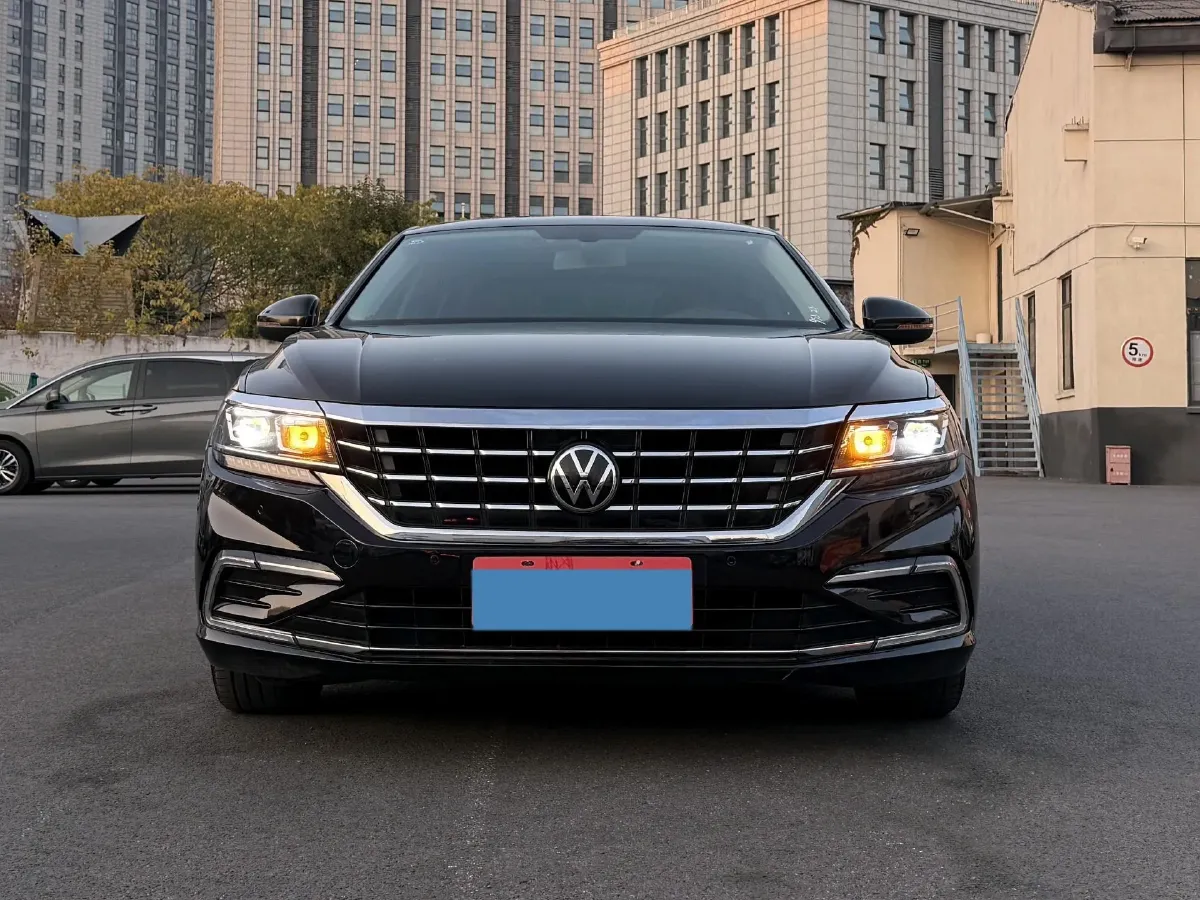 2021 Volkswagen Passat 2.0T 186HP L4 7DCT,autocango,china used car exporter,china ev exporter,chinese used car exporter,chinese used ev exporter