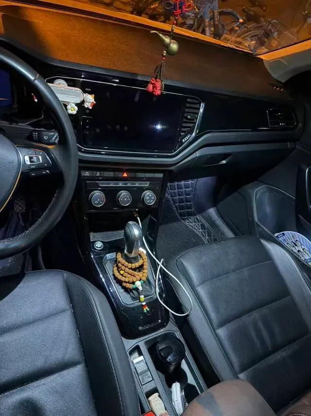 2021 Volkswagen T-Roc 1.4T 150HP L4 7DCT,autocango,china used car exporter,china ev exporter,chinese used car exporter,chinese used ev exporter