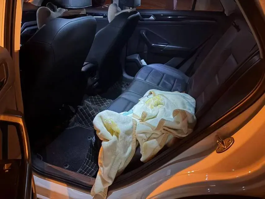 2021 Volkswagen T-Roc 1.4T 150HP L4 7DCT,autocango,china used car exporter,china ev exporter,chinese used car exporter,chinese used ev exporter