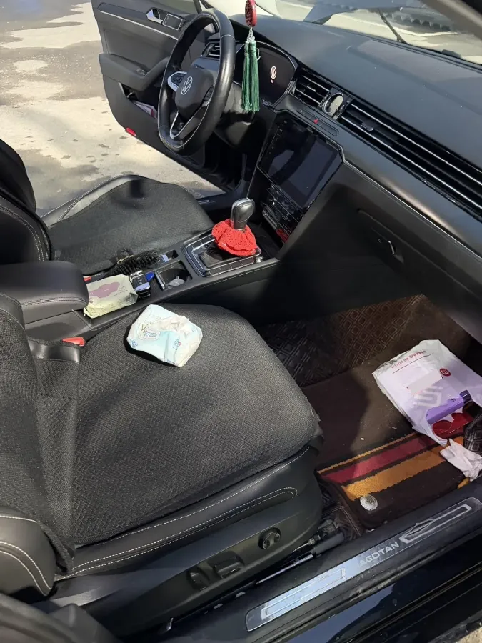 2020 Volkswagen Magotan 2.0T 186HP L4 7DCT,autocango,china used car exporter,china ev exporter,chinese used car exporter,chinese used ev exporter