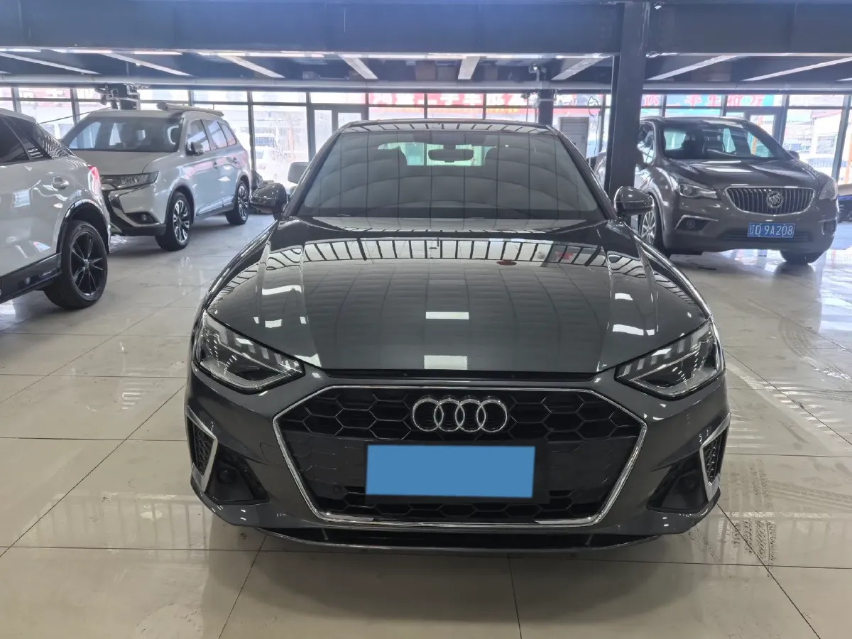 2024 Audi A4L 2.0T 190HP L4 7DCT,autocango,china used car exporter,china ev exporter,chinese used car exporter,chinese used ev exporter