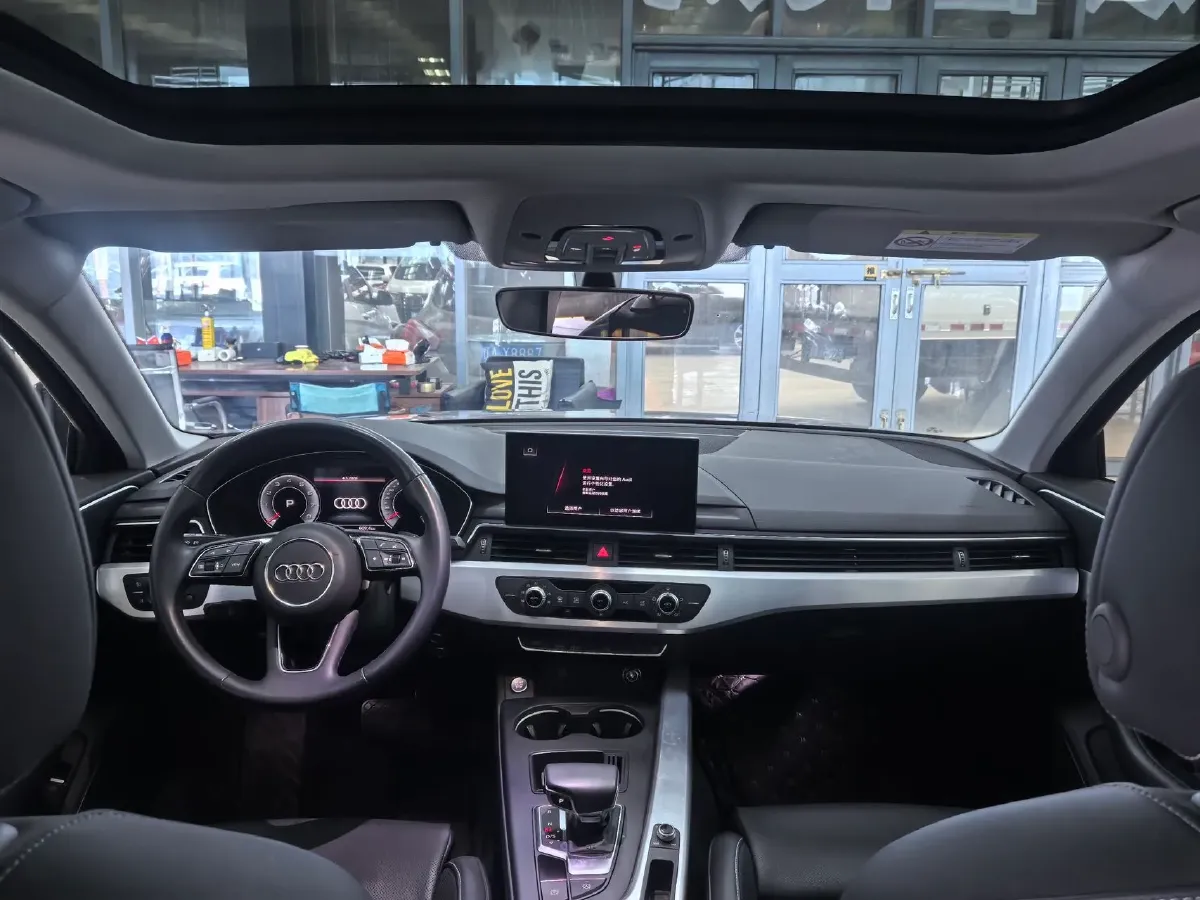 2024 Audi A4L 2.0T 190HP L4 7DCT,autocango,china used car exporter,china ev exporter,chinese used car exporter,chinese used ev exporter