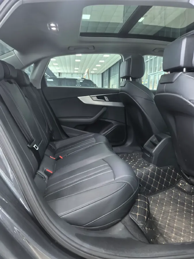 2024 Audi A4L 2.0T 190HP L4 7DCT,autocango,china used car exporter,china ev exporter,chinese used car exporter,chinese used ev exporter