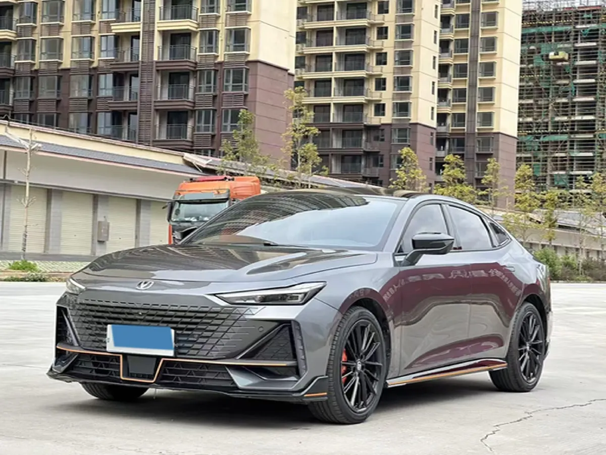 2022 ChangAn UNI-V 1.5T 188HP L4 7DCT,autocango,china used car exporter,china ev exporter,chinese used car exporter,chinese used ev exporter