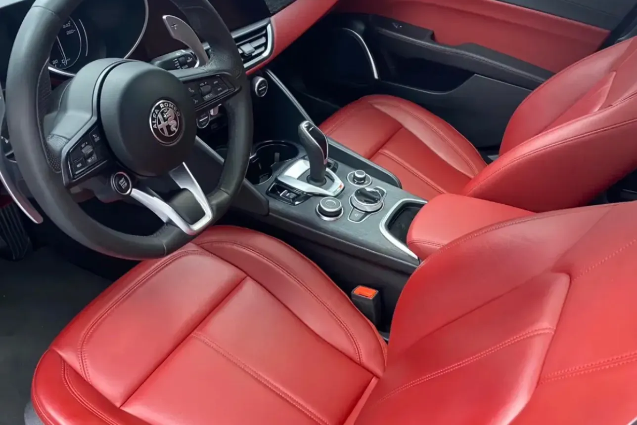 2017 Ford Mustang 2.3T 314HP L4 6AT,autocango,china used car exporter,china ev exporter,chinese used car exporter,chinese used ev exporter