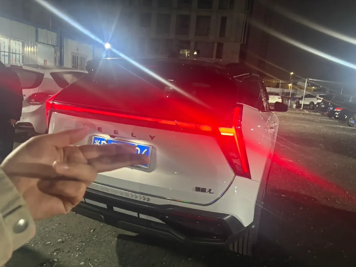 2023 Geely StarRay 2.0T 218HP L4 7DCT,autocango,china used car exporter,china ev exporter,chinese used car exporter,chinese used ev exporter