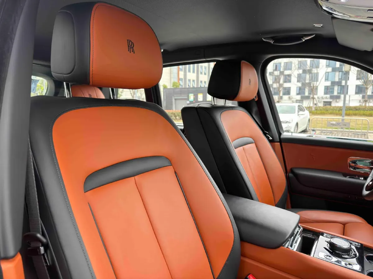 2018 Rolls-Royce Cullinan 6.7T 571HP V12 8AT,autocango,china used car exporter,china ev exporter,chinese used car exporter,chinese used ev exporter