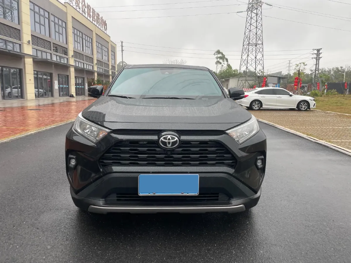 2024 Toyota RAV4 2.0L 171HP L4 CVT,autocango,china used car exporter,china ev exporter,chinese used car exporter,chinese used ev exporter