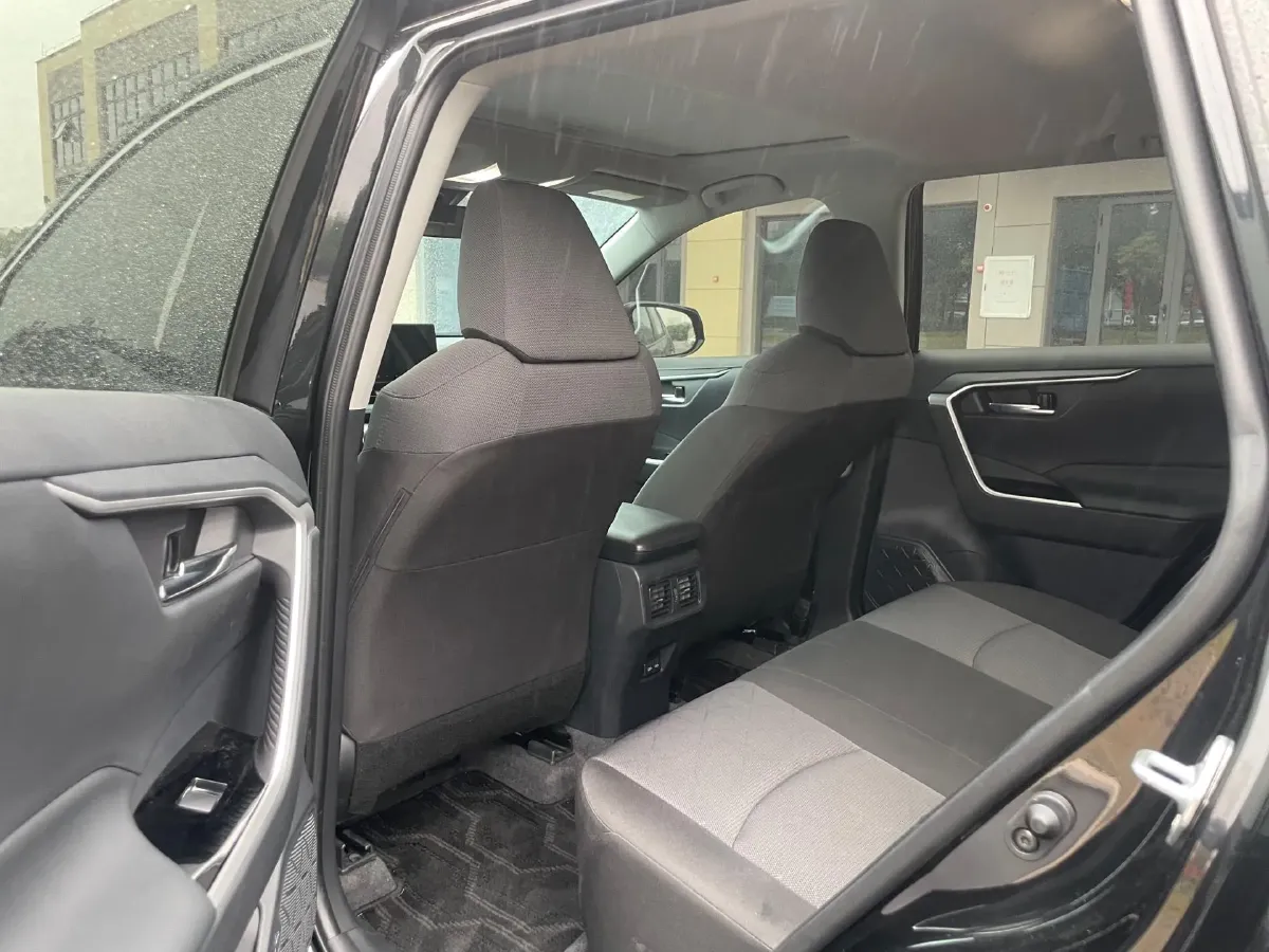 2024 Toyota RAV4 2.0L 171HP L4 CVT,autocango,china used car exporter,china ev exporter,chinese used car exporter,chinese used ev exporter