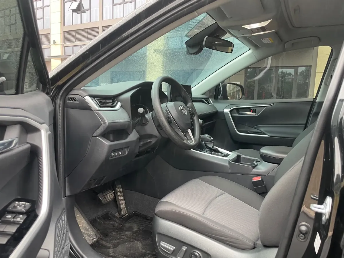 2024 Toyota RAV4 2.0L 171HP L4 CVT,autocango,china used car exporter,china ev exporter,chinese used car exporter,chinese used ev exporter