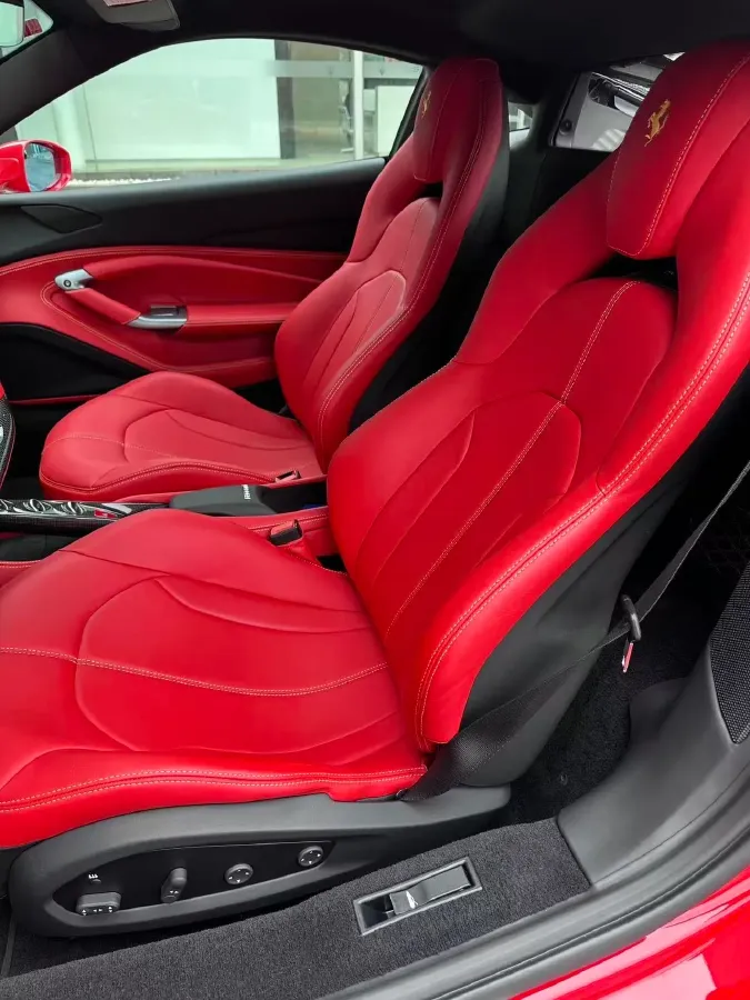 2019 Aston Martin DB11 5.2T 639HP V12 8AT,autocango,china used car exporter,china ev exporter,chinese used car exporter,chinese used ev exporter