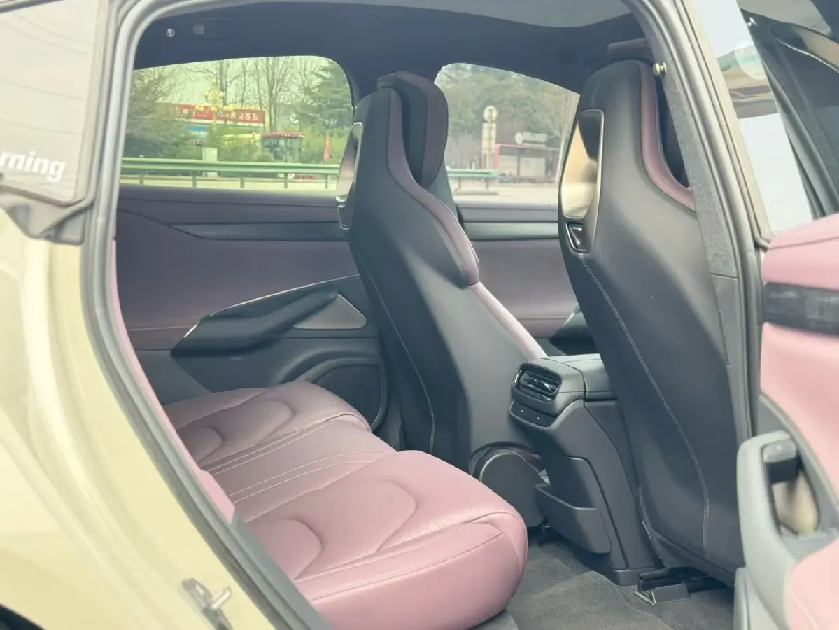 2024 MI SU7 BEV 73.6KWH,autocango,china used car exporter,china ev exporter,chinese used car exporter,chinese used ev exporter