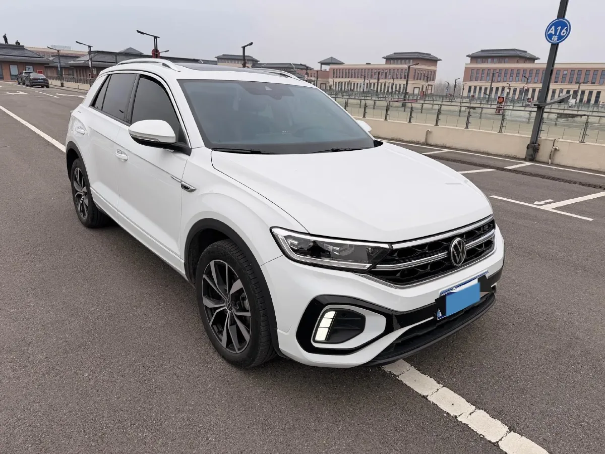2024 Volkswagen T-Roc 1.5T 160HP L4 7DCT,autocango,china used car exporter,china ev exporter,chinese used car exporter,chinese used ev exporter