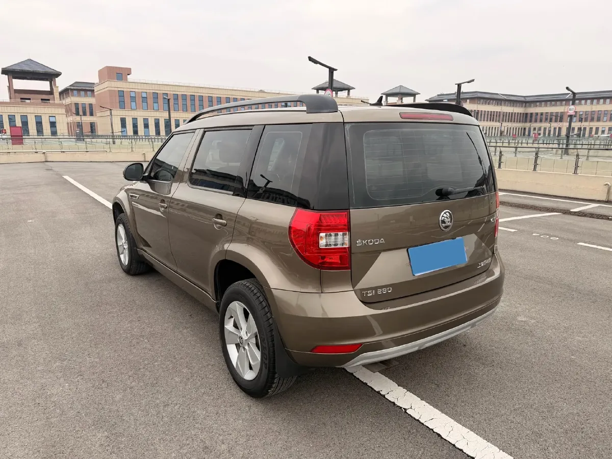 2017 Skoda Yeti 1.4T 150HP L4 7DCT,autocango,china used car exporter,china ev exporter,chinese used car exporter,chinese used ev exporter