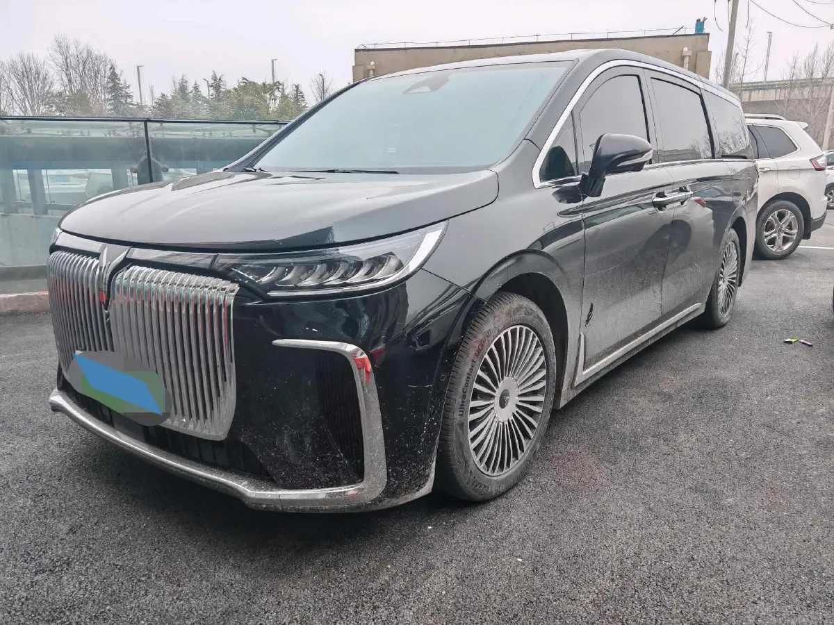 2025 Voyah Dream 1.5T 150HP L4 PHEV 41.7KWH,autocango,china used car exporter,china ev exporter,chinese used car exporter,chinese used ev exporter